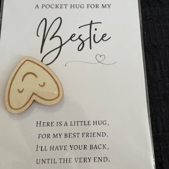 NEW SET OF 5 POCKET TAG HUGS. - Picture 3 of 3